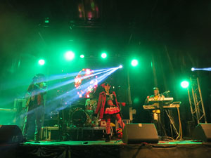 Nadal 2018 a Girona. Campanades de Cap d'Any a la Catedral de Girona i actuaci&oacute; de Loca Histeria