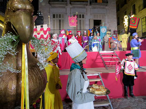 La Cavalcada de Reis 2019. Arribada del seguici a la pla&ccedil;a del Vi