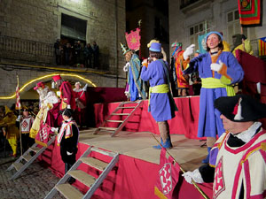 La Cavalcada de Reis 2019. Arribada del seguici a la pla&ccedil;a del Vi