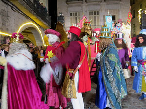 La Cavalcada de Reis 2019. Arribada del seguici a la pla&ccedil;a del Vi