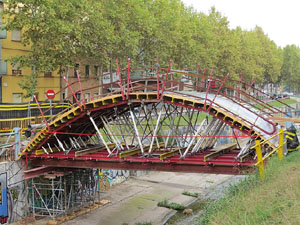 Procés de reconstrucció del pont del Dimoni de Santa Eugènia de Ter
