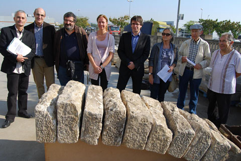 Visita a Mas Xirgu amb l'alcalde de Girona, Carles Puigdemont; la regidora del barri de Santa Eugènia, Marta Madrenas; el president de l'Associació de Veïns de Santa Eugènia, Ramon Macaya; els membres de la junta de l'Associació d'Amics de la UNESCO de Girona, Jordi Dalmau i Roser Balló; el col·laborador del butlletí informatiu eldimoni.com, Manel Mesquita; el professor de l'IES Santa Eugènia, Jordi Vilamitjana. 18 d'octubre 2011