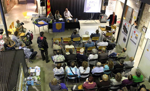 Presentació del projecte de reconstrucció del Pont del Dimoni durant un acte celebrat al Centre Cívic Santa Eugènia amb la presència de la tinent alcalde i regidora d'Ocupació i Empresa, Marta Madrenas. 14 d'octubre 2014