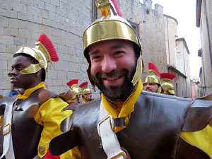 Setmana Santa 2019 a Girona. Sortida dels Manaies per lliurar el Pen&oacute;