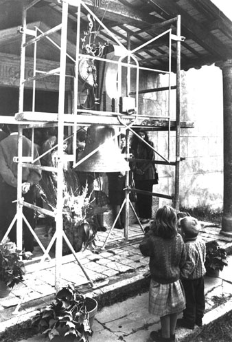 Bateig d'una campana a Campdorà. 1989