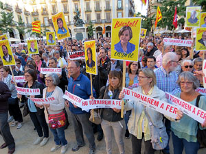 Concentraci&oacute; contra el judici de l'1-O a la pla&ccedil;a de la Independ&egrave;ncia