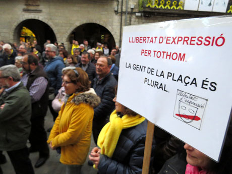 Concentraci&oacute; per la llibertat dels presos pol&iacute;tics a la pla&ccedil;a del Vi