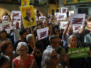 Concentració a la plaça del Vi per la independència i la llibertat dels presos polítics