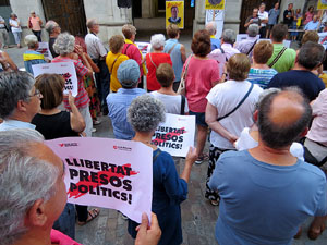Concentraci&oacute; a la pla&ccedil;a del Vi per la independ&egrave;ncia i la llibertat dels presos pol&iacute;tics