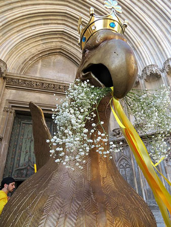 L'&Agrave;liga de la Ciutat, a la porta dels Ap&ograve;stols