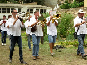Festa Major de Sant Daniel 2019 - Cercavila des del mirador de Montorr&oacute; al Monestir de Sant Daniel