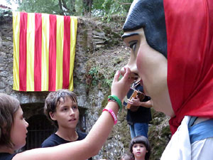 Festa Major de Sant Daniel 2019 - Audici&oacute; i ballada de la Sardana de les monges al claustre del Monestir de Sant Daniel