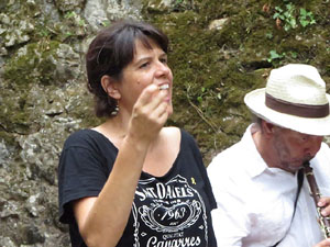 Festa Major de Sant Daniel 2019 - Audici&oacute; i ballada de la Sardana de les monges al claustre del Monestir de Sant Daniel