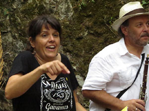 Festa Major de Sant Daniel 2019 - Audici&oacute; i ballada de la Sardana de les monges al claustre del Monestir de Sant Daniel