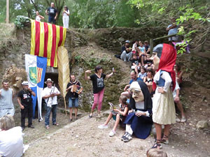 Festa Major de Sant Daniel 2019 - Audici&oacute; i ballada de la Sardana de les monges al claustre del Monestir de Sant Daniel