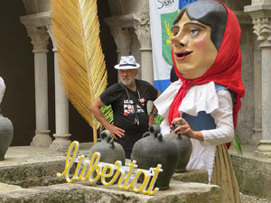 Festa Major de Sant Daniel 2019 - Audici&oacute; i ballada de la Sardana de les monges al claustre del Monestir de Sant Daniel