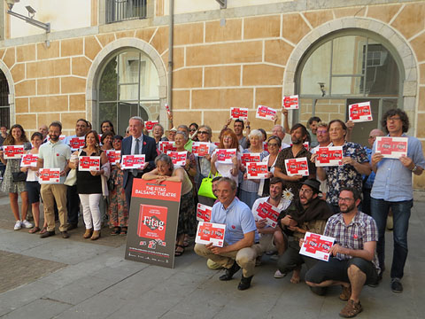 Finalització de la presentació al pati de la Casa de Cultura