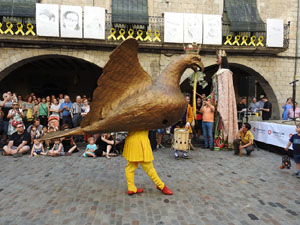 Arribada de la Flama del Canig&oacute; 2019 a la pla&ccedil;a del Vi