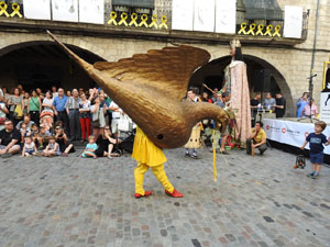 Arribada de la Flama del Canig&oacute; 2019 a la pla&ccedil;a del Vi