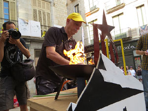 Arribada de la Flama del Canig&oacute; 2019 a la pla&ccedil;a del Vi