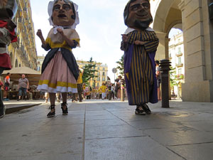 Cercavila de la Flama del Canig&oacute; 2019 fins la pla&ccedil;a del Vi