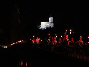 Marxa de Torxes de Girona per commemorar l'1-O