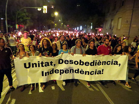Marxa de Torxes de Girona per commemorar l'1-O