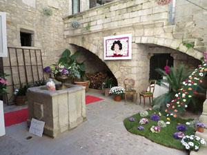 Temps de Flors 2019. Instal&middot;lacions i muntatges florals al pati de la Casa Boadas Formiga