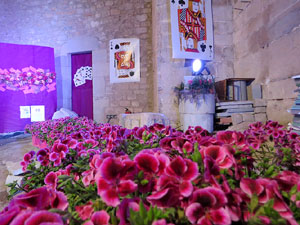 Temps de Flors 2019. Decoracions florals als diversos espais dels Soterranis de la Catedral