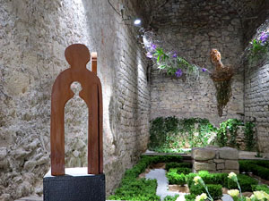 Temps de Flors 2019. Muntatges i instal&middot;lacions florals a la Torre Gironella - Soterrani I