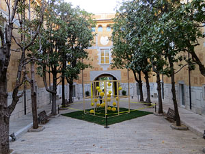 Temps de Flors 2019. Decoraci&oacute; floral del Pati de les Magn&ograve;lies, a la Seu del Govern de la Generalitat de Catalunya a Girona