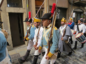 XII Festa Reviu els Setges Napole&ograve;nics de Girona. Desfilada pels carrers de Girona