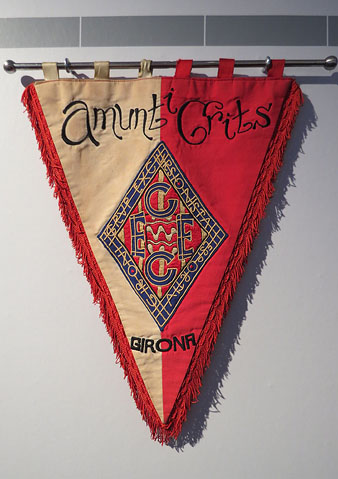 Bander&iacute; de la Colla Amunt i Crits del GEiEG. 1942