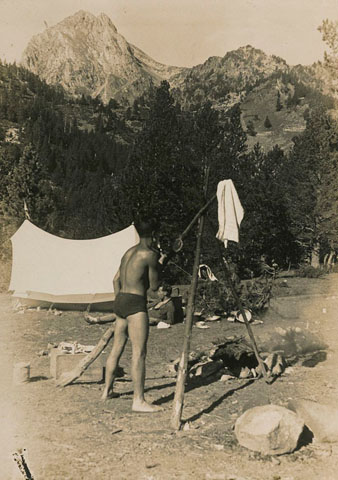 Excursió del GEiEG a Aigüestortes. Acampada amb tendes a prop de l'estany de Sant Maurici. 1930-1935