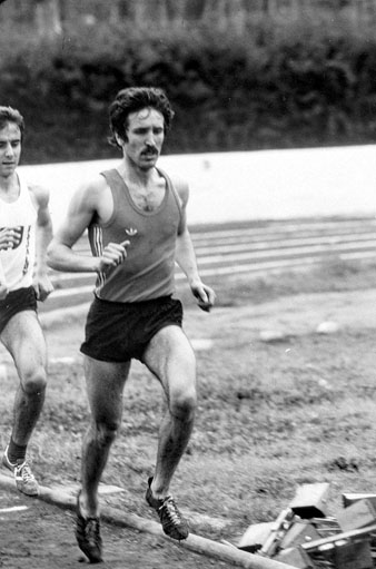 Atletisme a les instal·lacions esportives del GEIEG a la Devesa. 1980