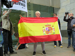 Concentraci&oacute; de rebuig de la sent&egrave;ncia davant la seu de la Generalitat a Girona