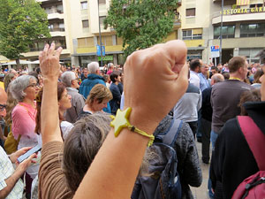 Concentraci&oacute; de rebuig de la sent&egrave;ncia davant la seu de la Generalitat a Girona