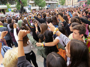 Concentraci&oacute; de rebuig de la sent&egrave;ncia davant la seu de la Generalitat a Girona