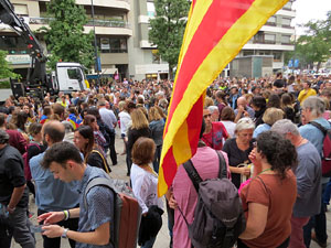 Concentraci&oacute; de rebuig de la sent&egrave;ncia davant la seu de la Generalitat a Girona