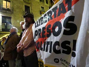 Concentraci&oacute; a la pla&ccedil;a del Vi per la independ&egrave;ncia i la llibertat dels presos pol&iacute;tics