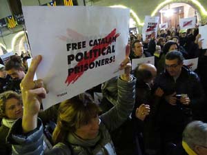 Concentraci&oacute; a la pla&ccedil;a del Vi per la independ&egrave;ncia i la llibertat dels presos pol&iacute;tics