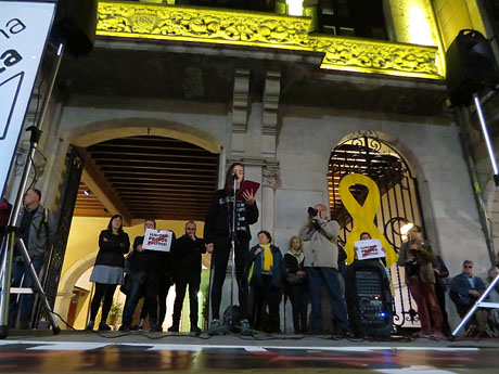 Concentraci&oacute; per la llibertat dels presos pol&iacute;tics a la pla&ccedil;a del Vi
