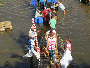 Fires 2019. 8a. Baixada d'Andr&ograve;mines pel riu Onyar del segle XXI