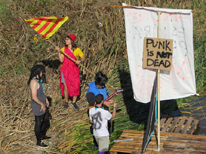 Fires 2019. 8a. Baixada d'Andr&ograve;mines pel riu Onyar del segle XXI