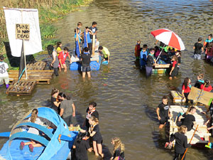 Fires 2019. 8a. Baixada d'Andr&ograve;mines pel riu Onyar del segle XXI