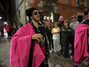 Fires 2019. La Drakofarra, descens del Beatusaure i del petit Drac Major per les escales de la Catedral de Girona