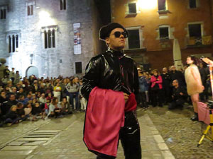 Fires 2019. La Drakofarra, descens del Beatusaure i del petit Drac Major per les escales de la Catedral de Girona