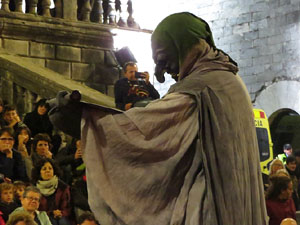 Fires 2019. La Drakofarra, descens del Beatusaure i del petit Drac Major per les escales de la Catedral de Girona
