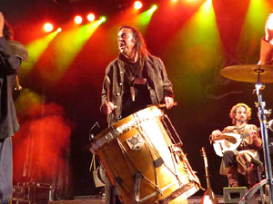 Fires 2019. Actuaci&oacute; de Els Berros de la Cort a la pla&ccedil;a de Sant Feliu