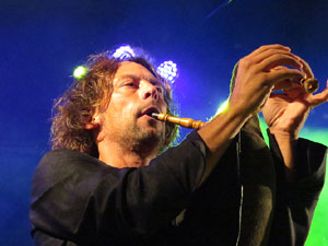 Fires 2019. Actuaci&oacute; de Els Berros de la Cort a la pla&ccedil;a de Sant Feliu